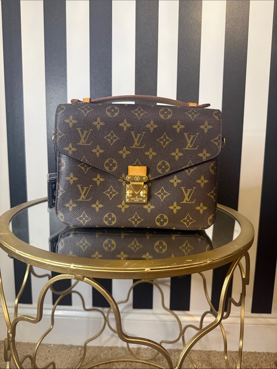 Louis Vuitton Other - Louis Vuitton Monogram Pochette Metis Bag in Brown with Gold Hardware